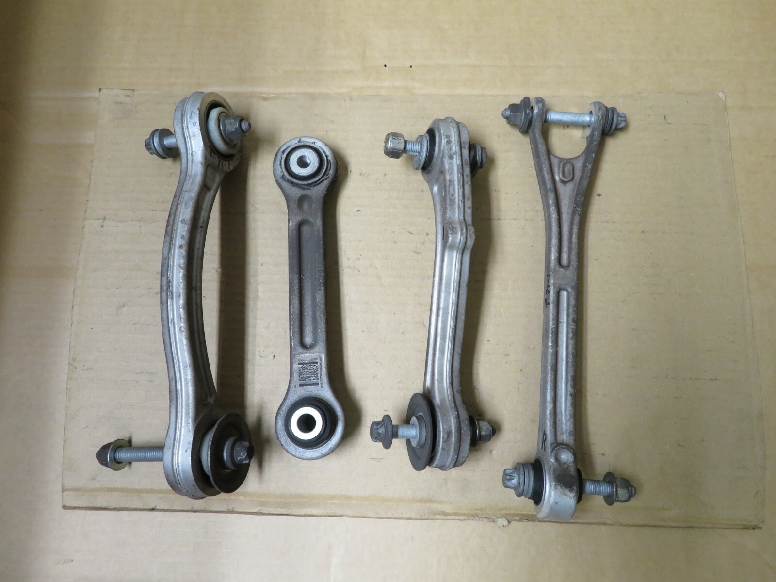 2014-2017 MASERATI GHIBLI SQ4 REAR PASSENGER SIDE LOWER & UPPER CONTROL ARM OEM