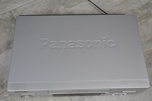 Panasonic NV-SJ220 B-S VHS VCR Video Cassette Recorder Player + Remote WORKING - Picture 6 of 14