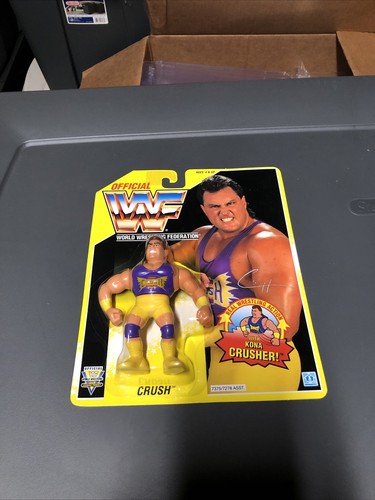WWF Hasbro Crush Yellow Card Series 7 Rare WWE Gre...
