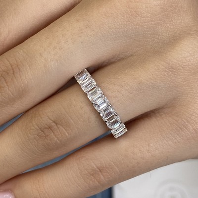 4.06 Ct E-F/VVS Emerald & Round Labcreated Diamond Eternity Band 14k White Gold
