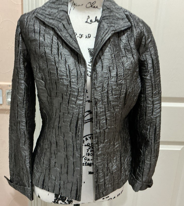 Chico's Silver Gray & Black Crinkle Textured Open JacketSize O EUC