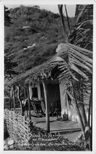 RPPC Acapulco El Mirador Hotel La Quebrada Cabaña con techo de paja J.J. Pintos