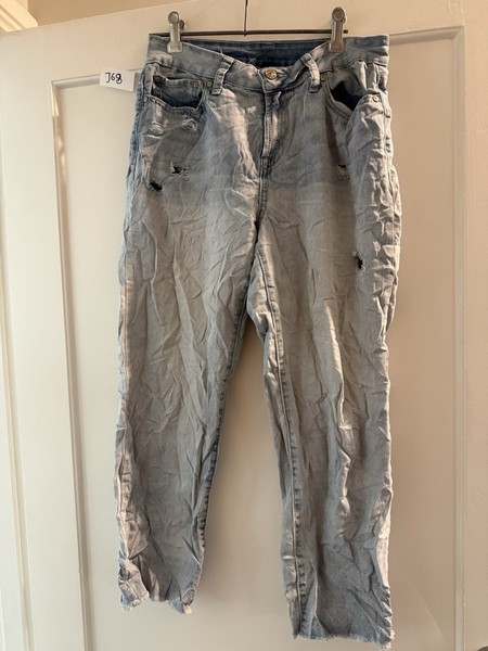 Rewash Size US 7 AU 11 28 Distressed Ripped Cropped Light Blue Denim Wash Jeans