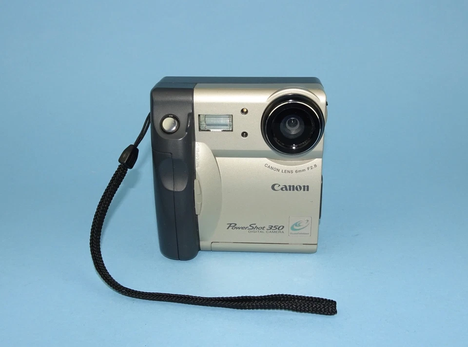 Interesting early digital camera. 1997 Canon PowerShot 350 - near mint condition - Image 3 of 4