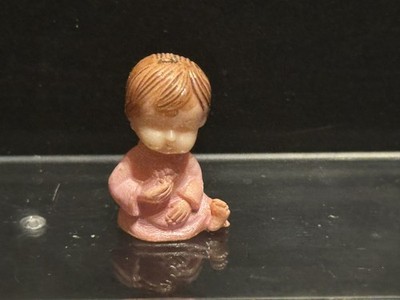 Altfiguren alte Miniaturfiguren Kinderfiguren   Kind im rosa Schlafanzug