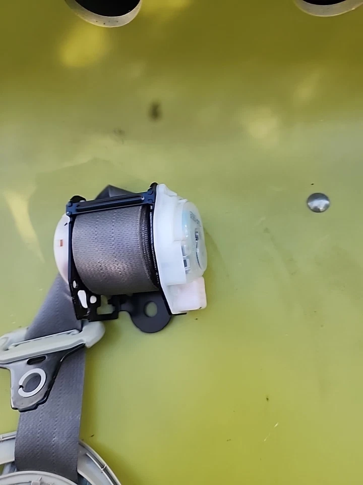 CINTURÓN DE SEGURIDAD 2005-2010 SCION Toyota Prius TC LADO CONDUCTOR ASIENTO TRASERO IZQUIERDO C7026 Foto 3 de 3