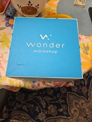Wonder Workshop DA03 Dash Robot Blue Coding Interactive Robot Open Box
