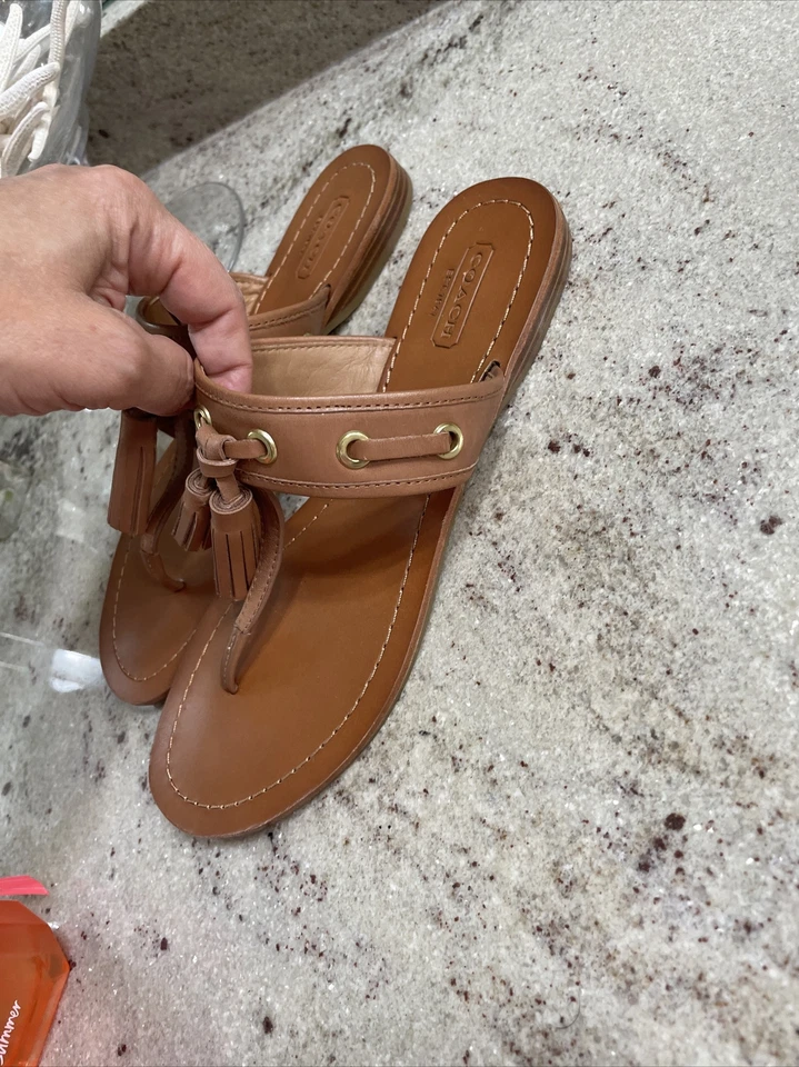 Sandalias chanclas Coach Sheena para mujer de cuero tostado con borla EUc 7 B Foto 4 de 4