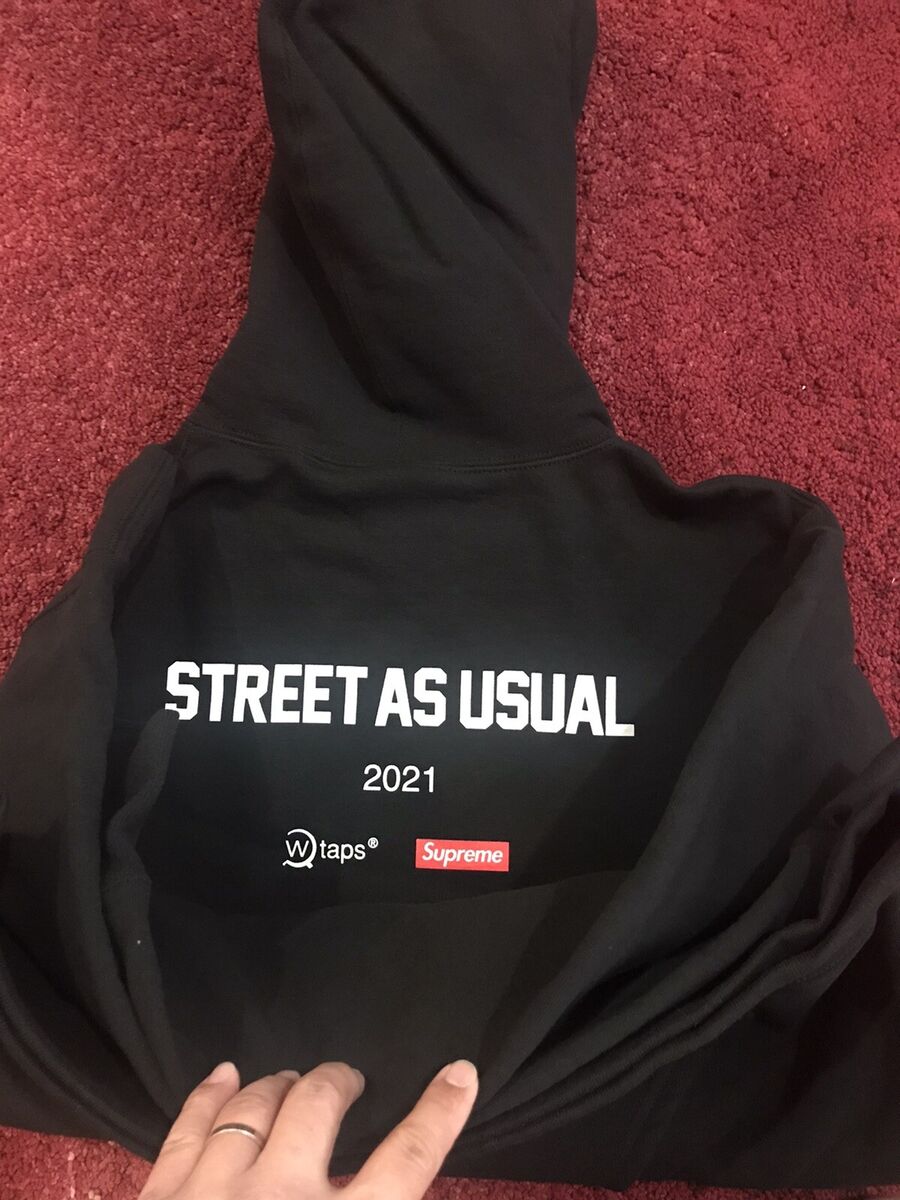 Supreme x WTAPS “SIC' EM!” Color Black Size Medium Hoodie Sweater