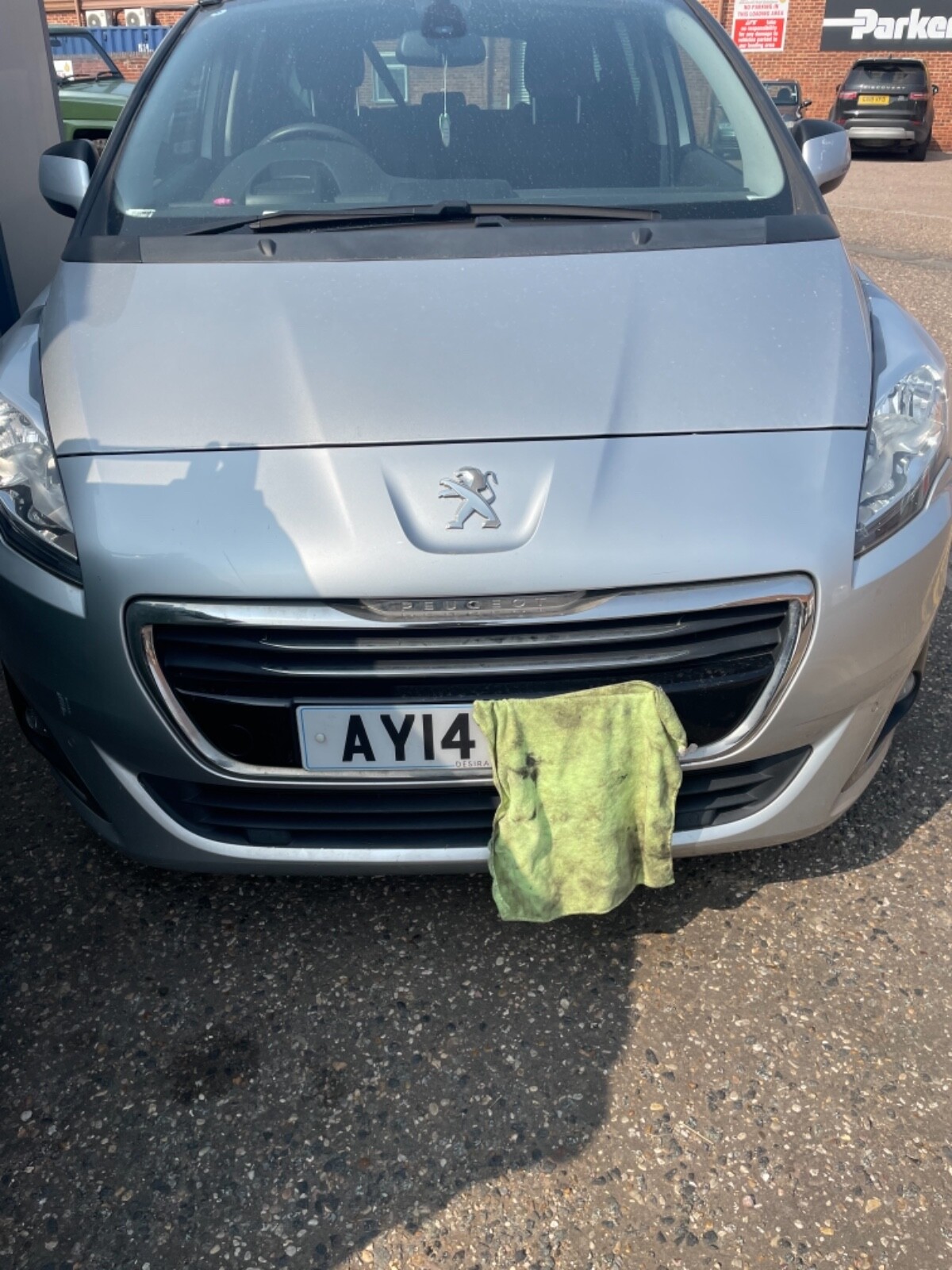 Image 01 - peugeot 5008 spares and repair