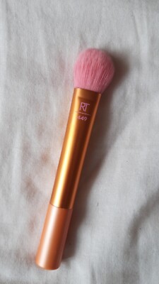 Real Techniques Tapered Cheek Brush 449 Blush Rougepinsel Hyperbright