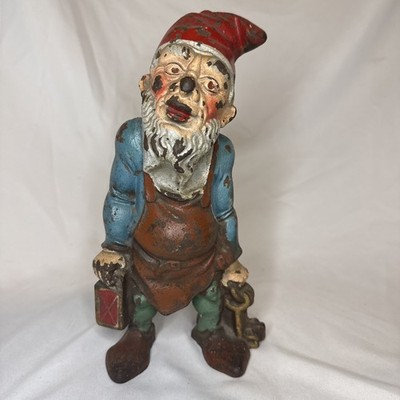ANTIQUE HUBLEY U.S.A. CAST IRON GNOME w/ OIL LANTERN & KEYS STATUE DOOR DOORSTOP