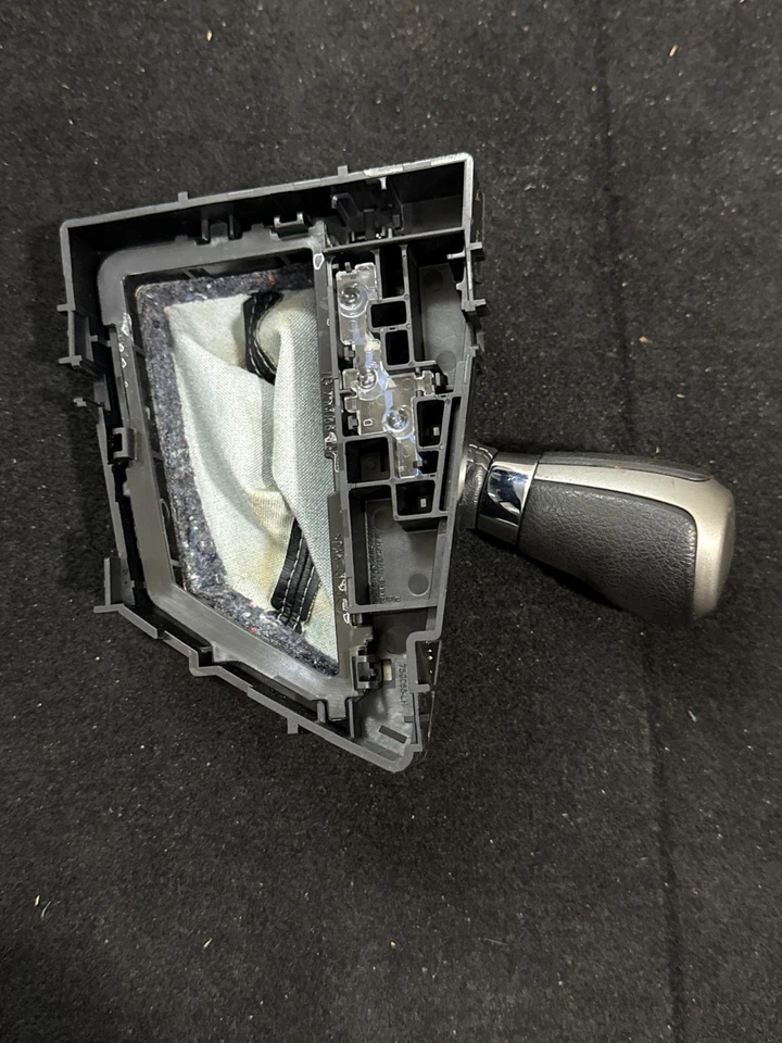 2014-2019 Toyota Corolla Saloon Automatic Gear Shift Lever 75G066LH - Image 3 of 3