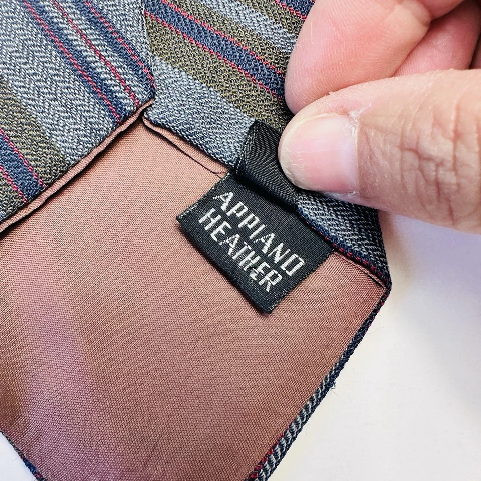 Saks Fifth Avenue Appiano Heather Striped Tie 70% Wool 30% Silk Woven in Italy - Image 4 of 4