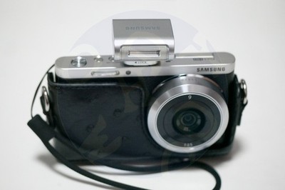 Samsung NX mini Camera w/ NX-M 9mm F3.5 ED Lens
