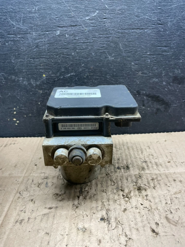 1996 1999 Chevrolet Tahoe s10 Blazer ABS Anti Lock Brake Pump OEM q6176 DG - Image 3 of 4