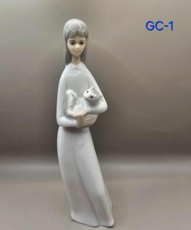 Porceval, "Girl With Cat", Lladro Style, Excellent