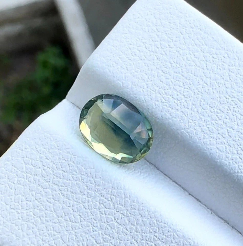 AIG Certified 1.55ct Teal Bi Color Sapphire | Natural from Madagascar - Image 2 of 4