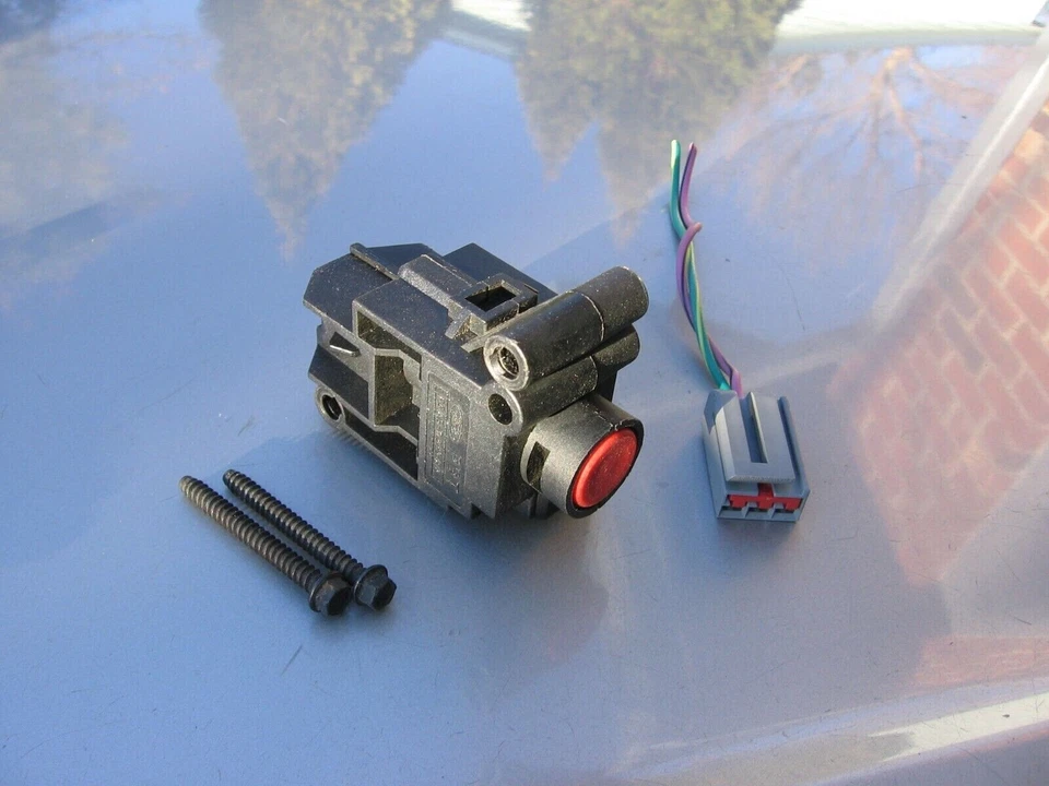 👉FORD INERTIA FUEL PUMP EMERGENCY SHUT OFF SWITCH WITH INSTALL BOLTS CONNECTOR - Image 3 of 4