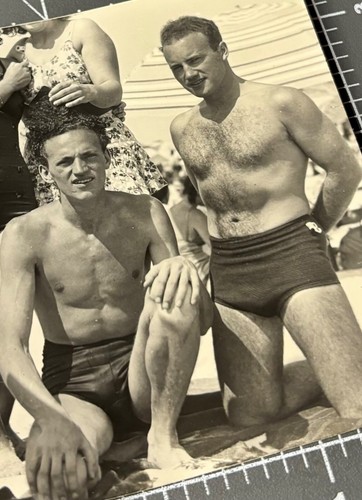 1940s Beefcake Muscle Men Bulge Swimsuit Man Sexy Vintage Gay Int Snapshot PHOTO - Picture 2 of 3