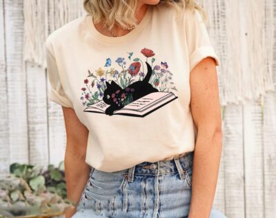 Floral Cat T-Shirt, Cat Lover, Cat Book, Cat Lover, Cat Mom,Cat, Cute Book Cat