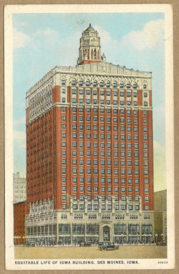 Vintage Equitable Life of Iowa Building, Des Moines, Iowa Postcard