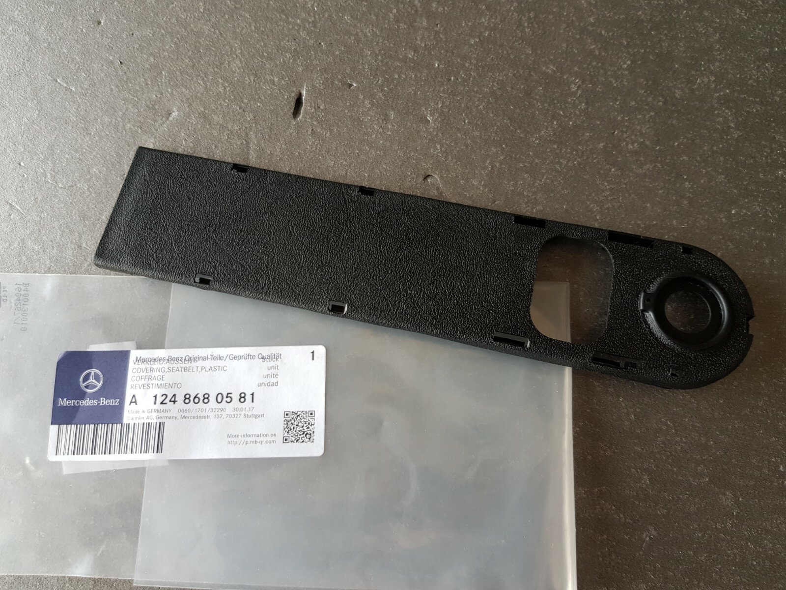 Mercedes C124 Coupe seat belt outer cap cover A1248680581 Genuine