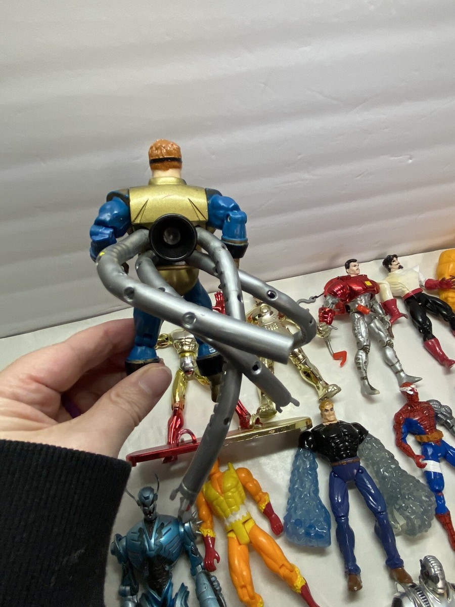 RARE Lot of 21 Marvel Toy biz Legends ￼Action Figures