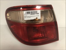 Feu arrière Nissan ALMERA