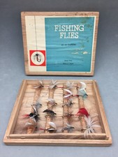 Vintage Hand Tied Fishing Flies Fly Fishing Box Japan G.O. Larkins Labeled 17 ea