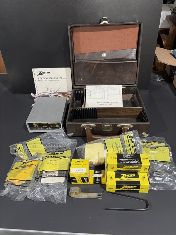 Zenith System Analyzer 852-257 Plus NOS Spare Parts and Carrying Case. Untested