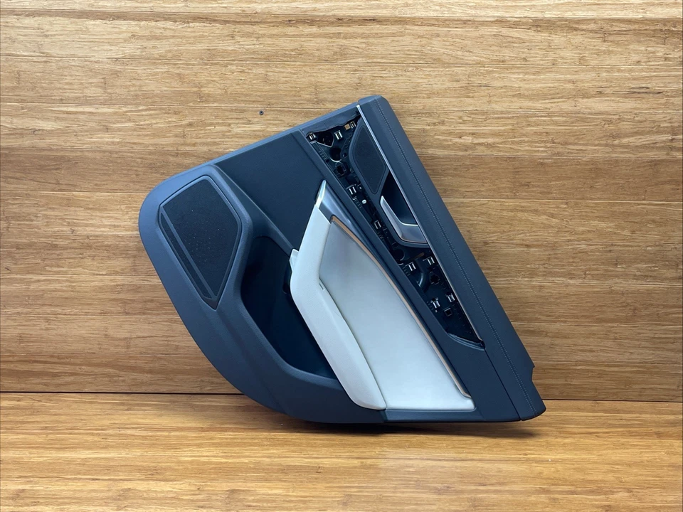 Audi A6 C8 2019-2025 panel de puerta trasera derecha embellecedor de tarjeta negro beige OEM Foto 3 de 4