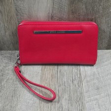 Steve Madden Women's Red Detachable Strap Wristlet Wallet Zipper