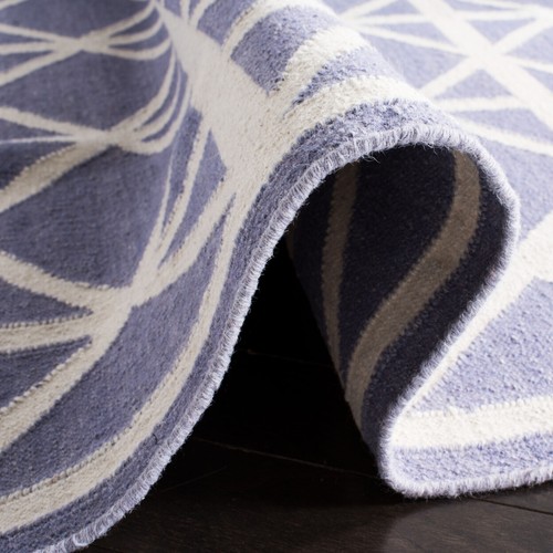 SAFAVIEH Dhurries DHU558B Handwoven Purple / Ivory Rug - Picture 7 of 18