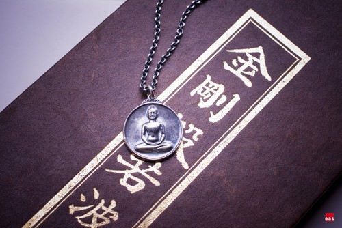 Sterling Silver Yoga Meditating Buddha Charm Pendant Necklace / Great Gift Idea - Imagen 3 de 10