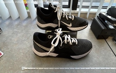 Nike Renew Retaliation TR 3 Black White Training Shoes COA Size 14