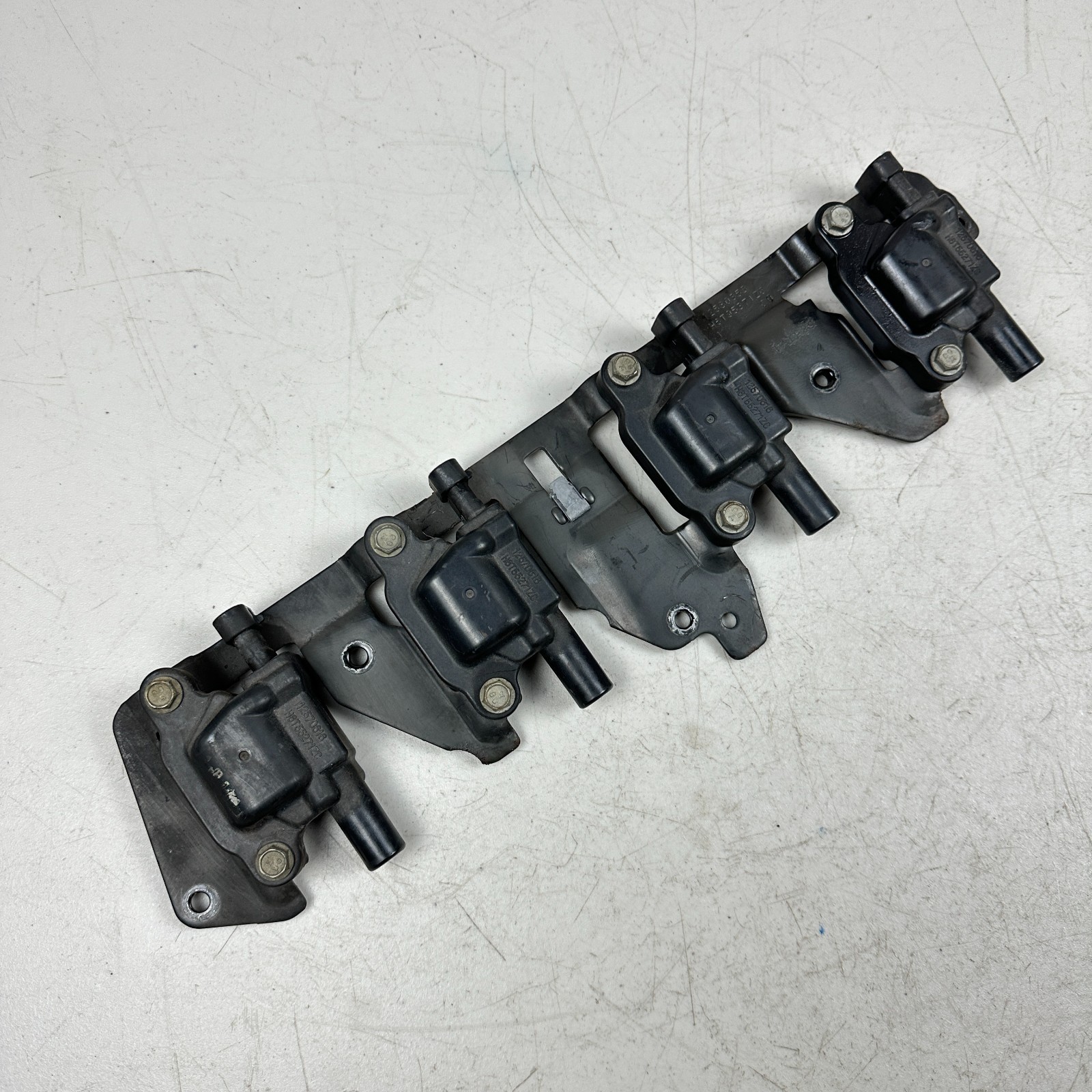 05-13 CORVETTE C6 6.0L V8 LEFT DRIVERS SIDE IGNITION COIL BRACKET ASSEMBLY OEM