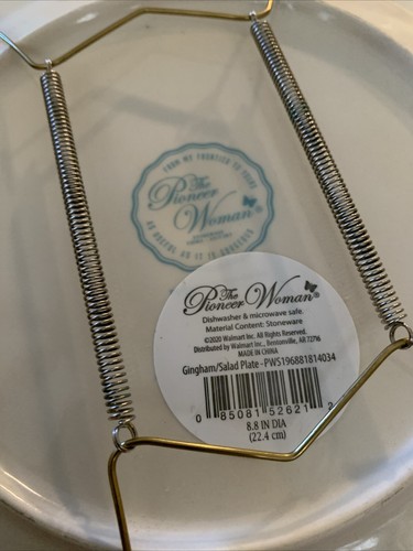 Pioneer Woman Cow Red Gingham Scalloped Salad Ceramic Plate 8.8” Farm WT Hanger - Picture 5 of 7