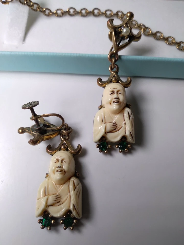 Antiguo conjunto de collar chino de piedra tallada dragón y monje con perlas semilla Foto 4 de 4