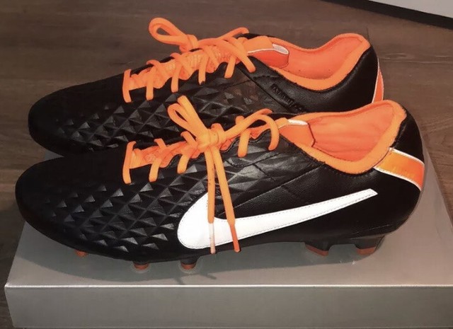 nike soccer cleats size 8