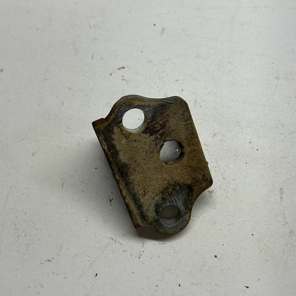 14-18 YAMAHA YZ250F YZ 250 F MONTAJE DE CLAVIJA LATERAL DERECHA OEM Foto 2 de 3