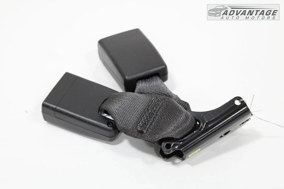 2024 CHEVROLET TRAX REAR SECOND 2ND ROW LEFT & CENTER SEAT BELT BUCKLE OEM - Image 3 of 4