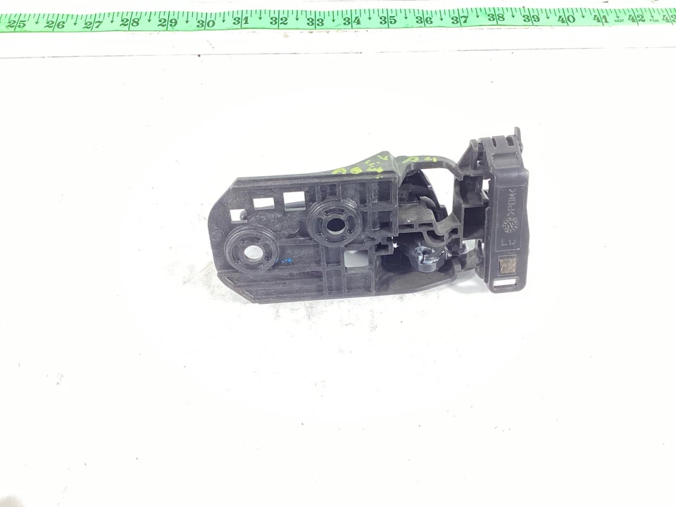 Manija interior de la puerta del conductor delantera izquierda Honda Odyssey 2018-2021 OEM. Foto 4 de 4