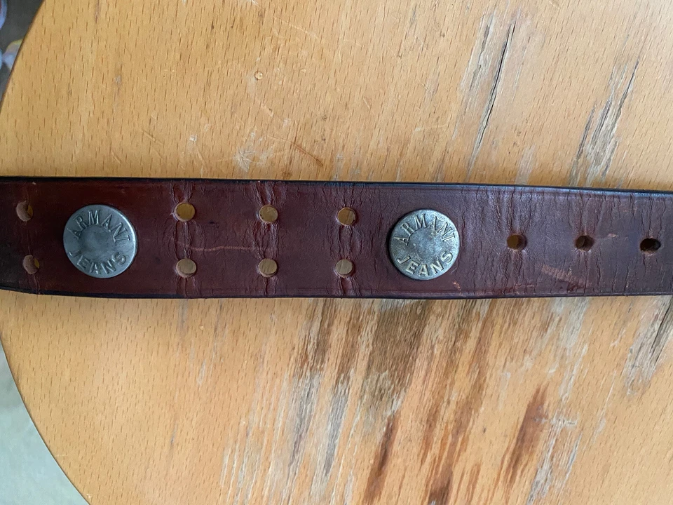 Cinturón de mezclilla Armani desgastado vintage con tachuelas de metal raro hecho en EE. UU. Foto 4 de 4