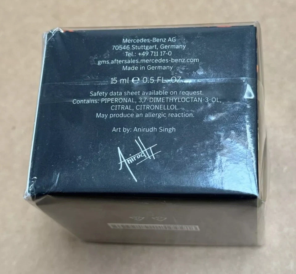 Ambientador de aire con fragancia de cabina genuino Mercedes-Benz (AMG #63) perfume interior Foto 3 de 3