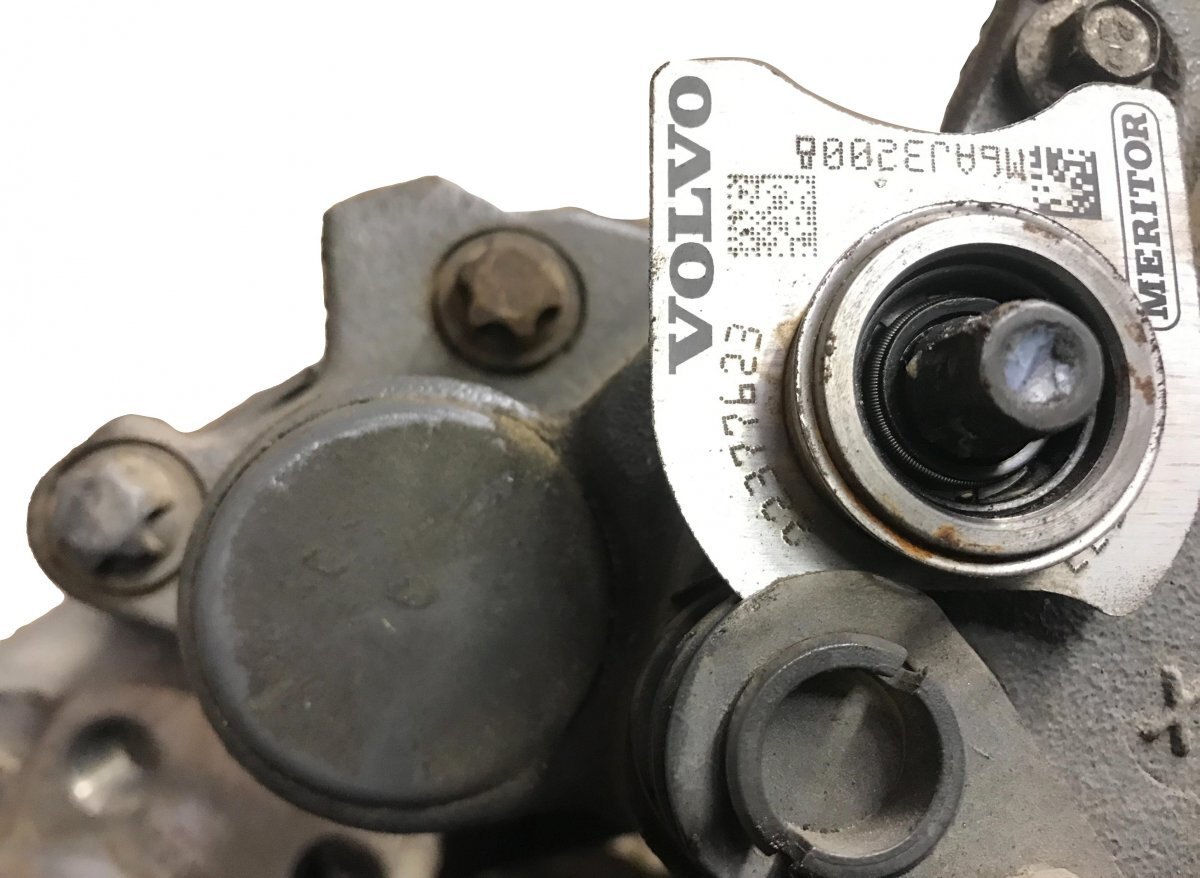 22377623 Brake caliper, Front/Rear axle, Left VOLVO FL 68327182 