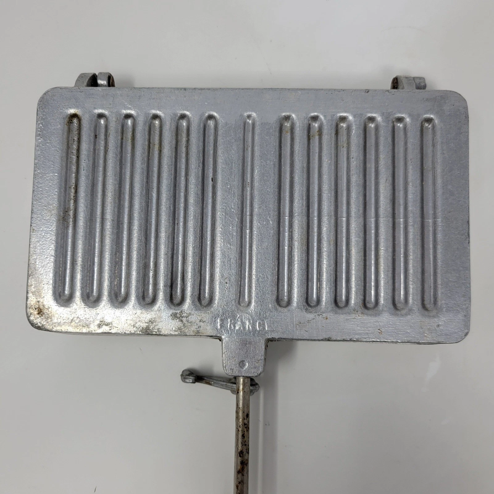 Vintage French Cast Aluminum Campfire Panini Press Long Handle Sandwich Toaster
Opens in a new windo