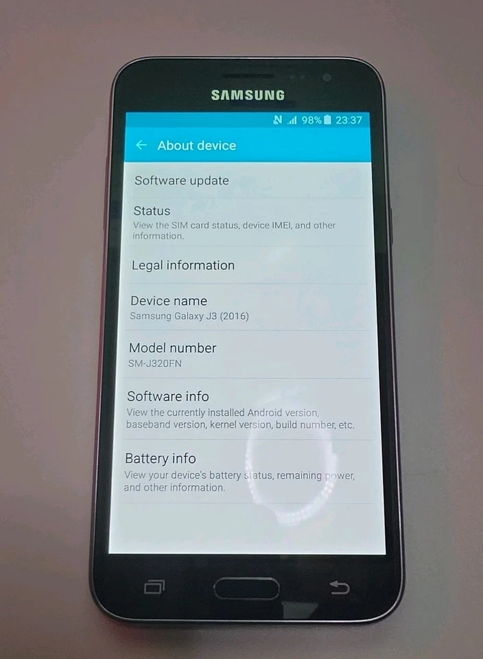 Samsung Galaxy J3 (2016) · 8GB, photo 2 of 5