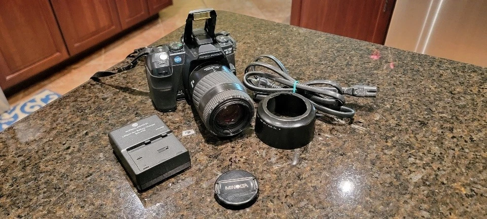 Konica Minolta MAXXUM 5D 6.1MP Digital SLR Camera - Image 2 of 4