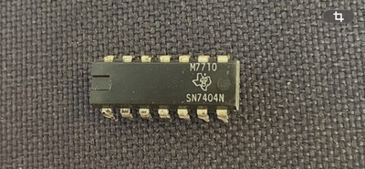 Texas Instruments SN7404N Interface IC 14-Pin Through-Hole Plastic Body